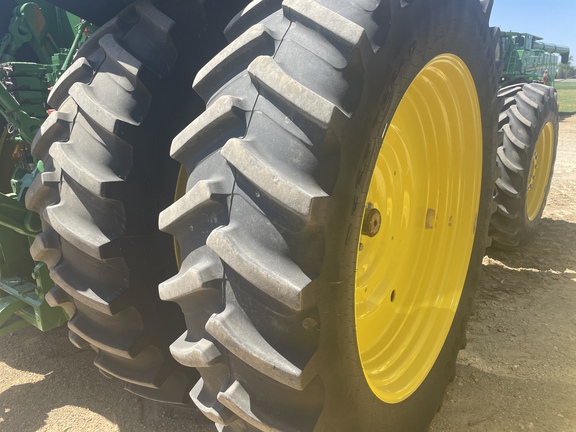 2022 John Deere 8R 340 Tractor