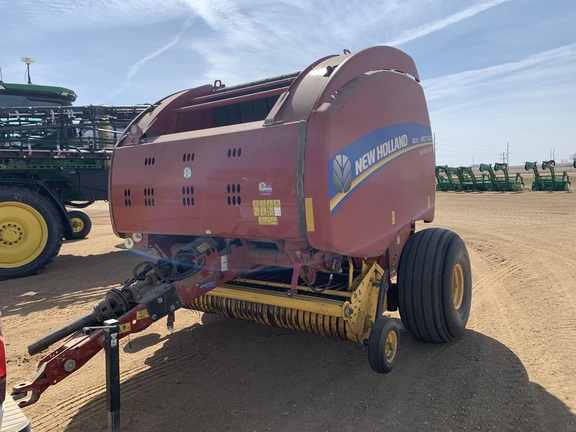 2014 New Holland Rollbelt 560 Baler/Round