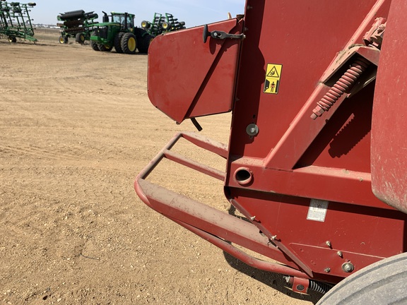 2014 New Holland Rollbelt 560 Baler/Round