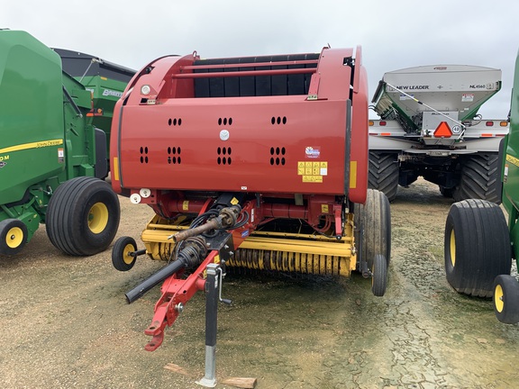 2014 New Holland Rollbelt 560 Baler/Round