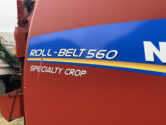 2014 New Holland Rollbelt 560 Baler/Round