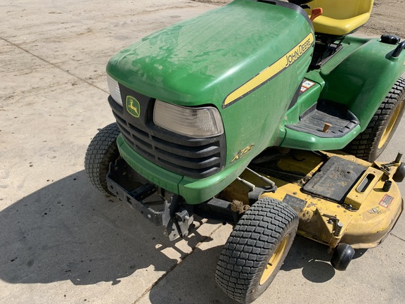 2010 John Deere X724 Garden Tractor