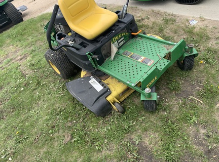 2016 John Deere Z335E Mower/Zero Turn