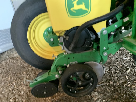 2023 John Deere 1775NT Planter
