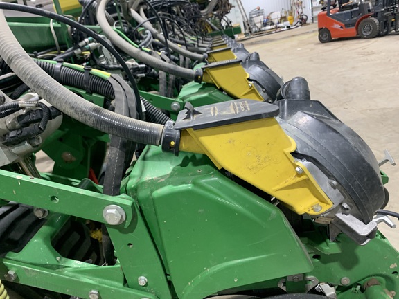 2022 John Deere DB60 Planter