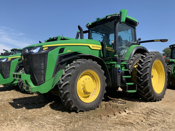 2023 John Deere 8R 250 Tractor