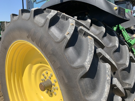 2023 John Deere 8R 250 Tractor