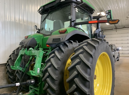2023 John Deere 8R 250 Tractor
