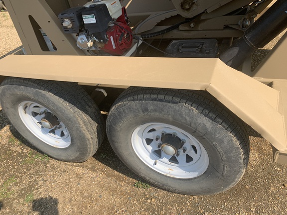 2012 Unverferth Seed Pro 400 Tender