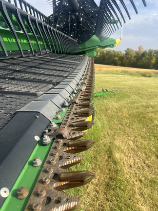 2022 John Deere HD40F Header Combine
