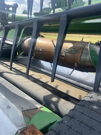 2022 John Deere HD40F Header Combine