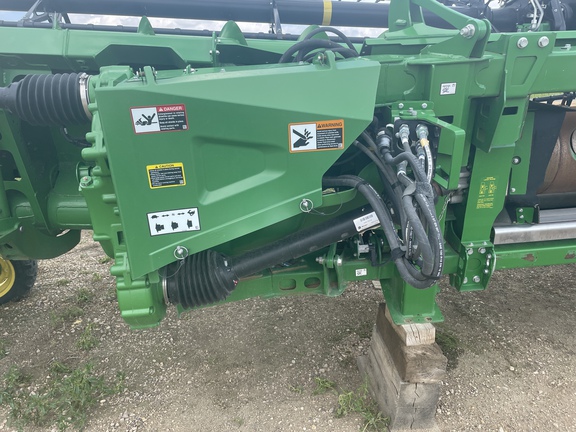 2022 John Deere HD40F Header Combine