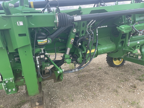 2022 John Deere HD40F Header Combine