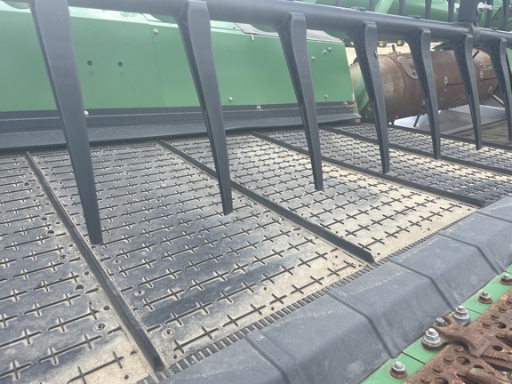 2022 John Deere HD40F Header Combine