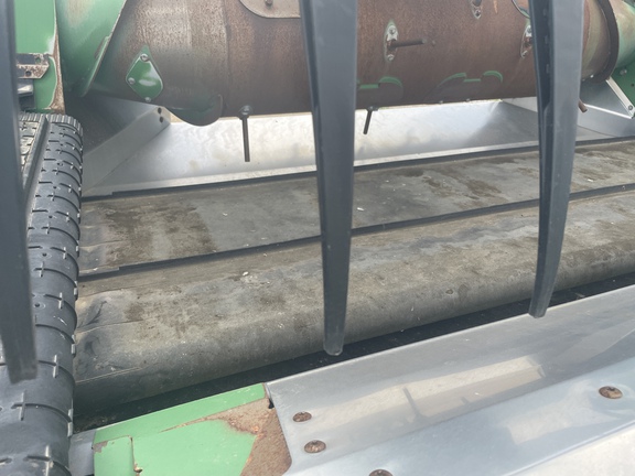2022 John Deere HD40F Header Combine