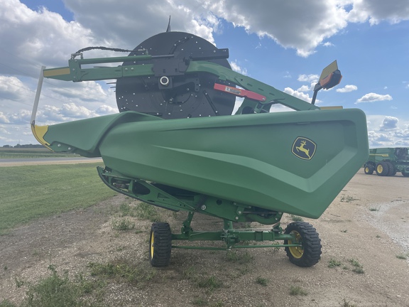 2022 John Deere HD40F Header Combine