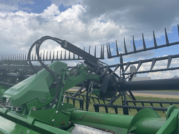 2022 John Deere HD40F Header Combine