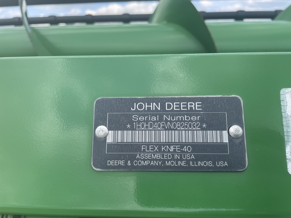 2022 John Deere HD40F Header Combine