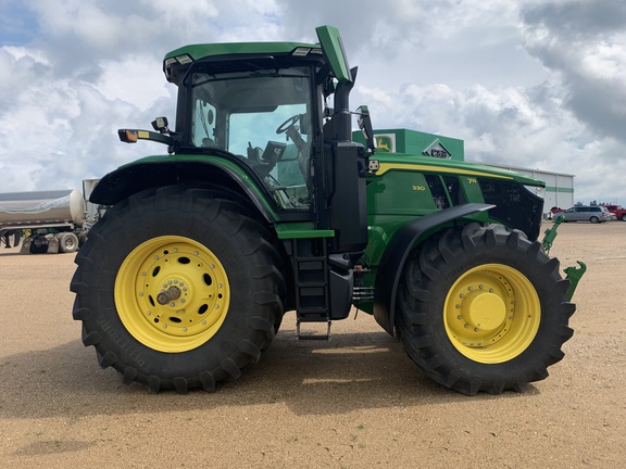 2024 John Deere 7R 330 Tractor