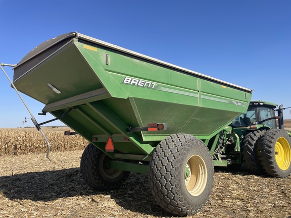 2008 Brent 880 Grain Cart