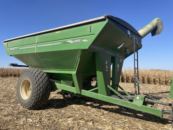 2008 Brent 880 Grain Cart