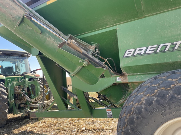 2008 Brent 880 Grain Cart