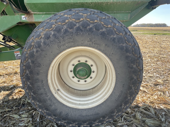 2008 Brent 880 Grain Cart