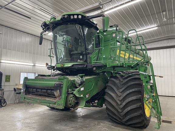 2022 John Deere X9 1000 Combine