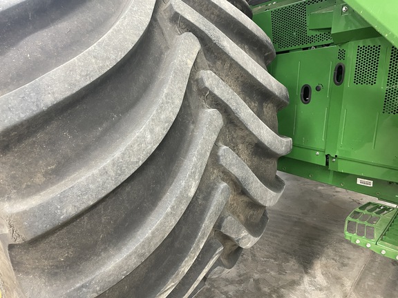 2022 John Deere X9 1000 Combine