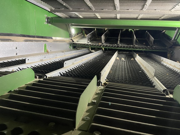 2022 John Deere X9 1000 Combine