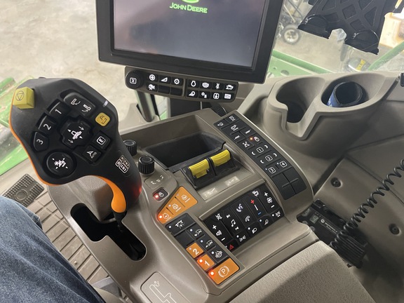 2022 John Deere X9 1000 Combine