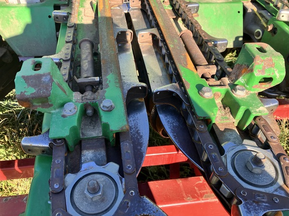 2011 John Deere 612C Header Corn Head