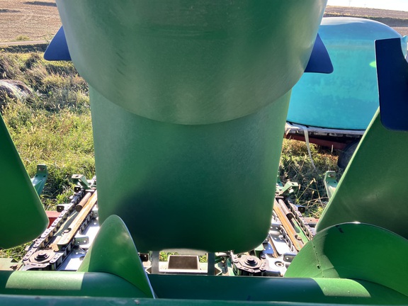 2011 John Deere 612C Header Corn Head