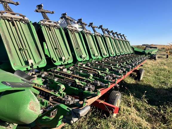 2011 John Deere 612C Header Corn Head