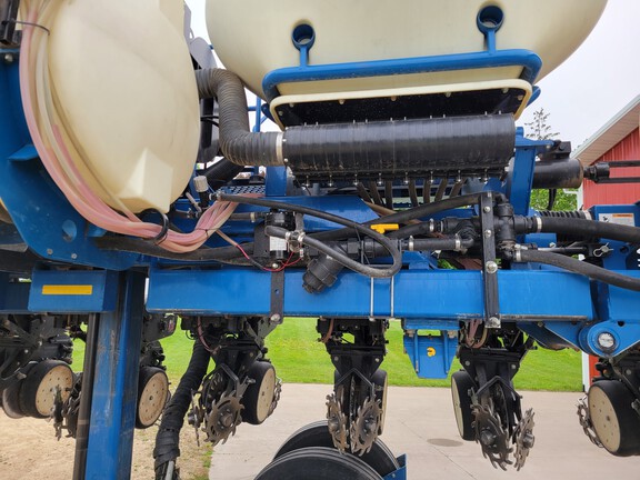 2014 Kinze 3660 Planter