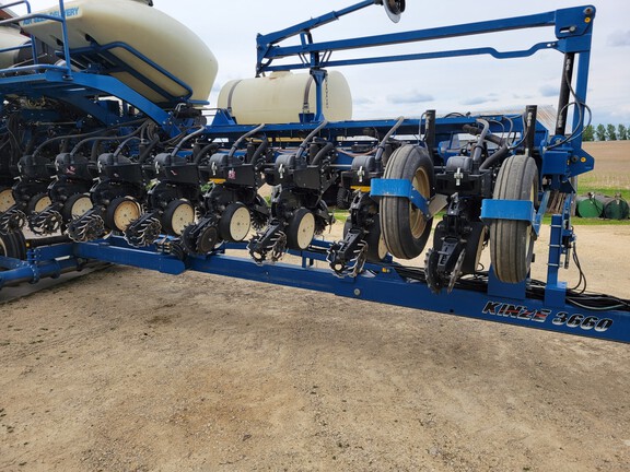 2014 Kinze 3660 Planter