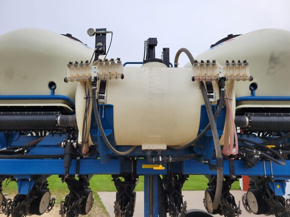 2014 Kinze 3660 Planter