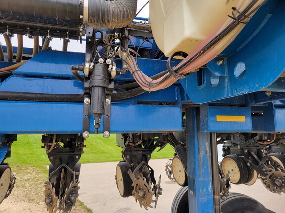 2014 Kinze 3660 Planter