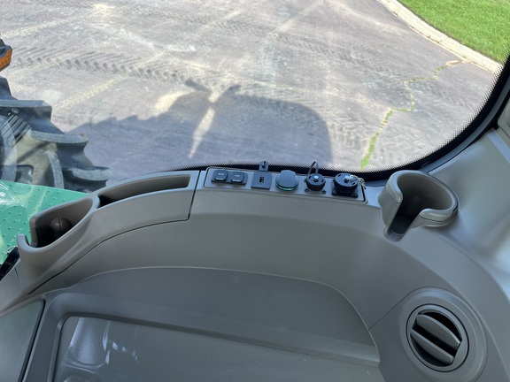 2025 John Deere 9R 640 Tractor 4WD