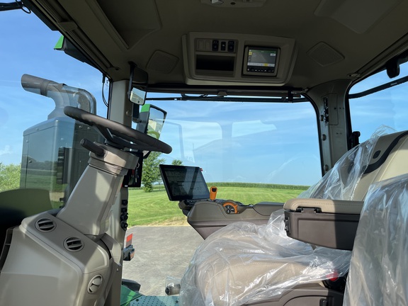 2025 John Deere 9R 640 Tractor 4WD