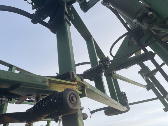 John Deere 980 Field Cultivator