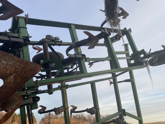 John Deere 980 Field Cultivator