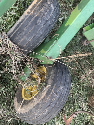 John Deere 980 Field Cultivator