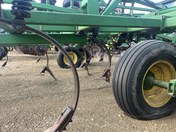 John Deere 980 Field Cultivator