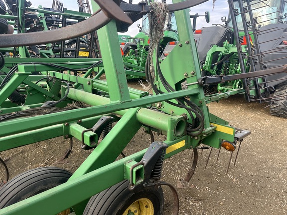John Deere 980 Field Cultivator