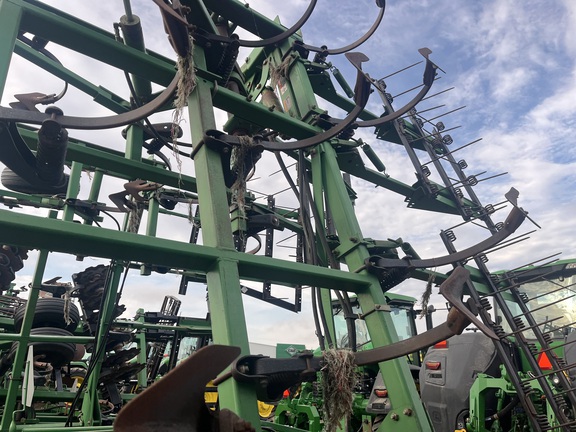 John Deere 980 Field Cultivator
