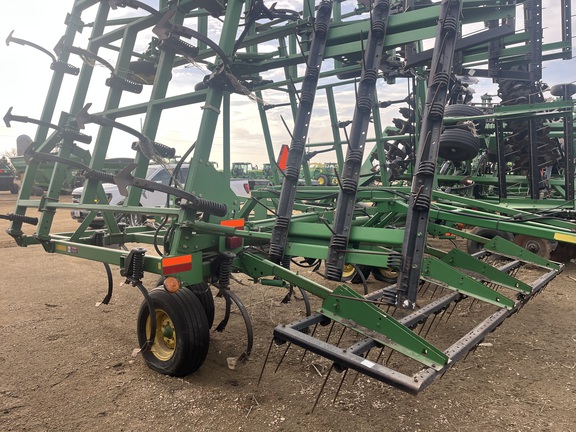John Deere 980 Field Cultivator