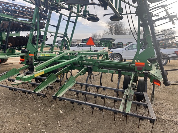 John Deere 980 Field Cultivator