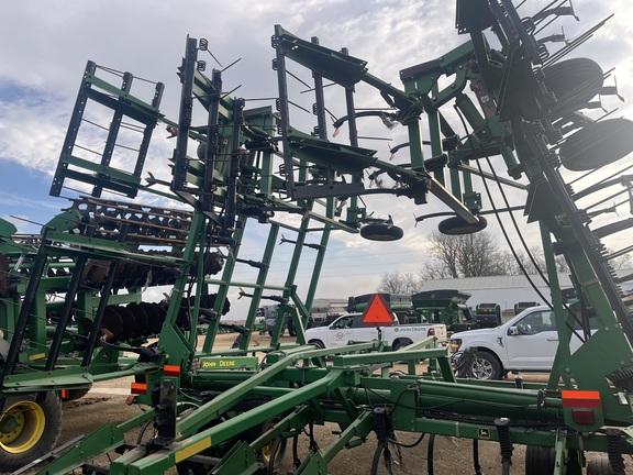 John Deere 980 Field Cultivator