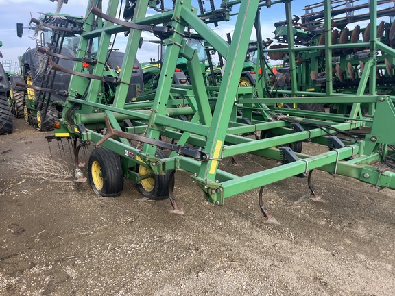 John Deere 980 Field Cultivator